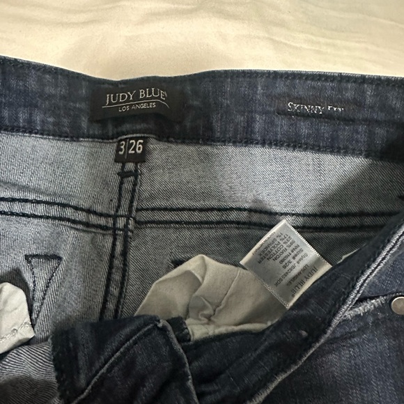 Judy Blue Skinny Fit Dark Wash Jeans - Picture 2 of 3